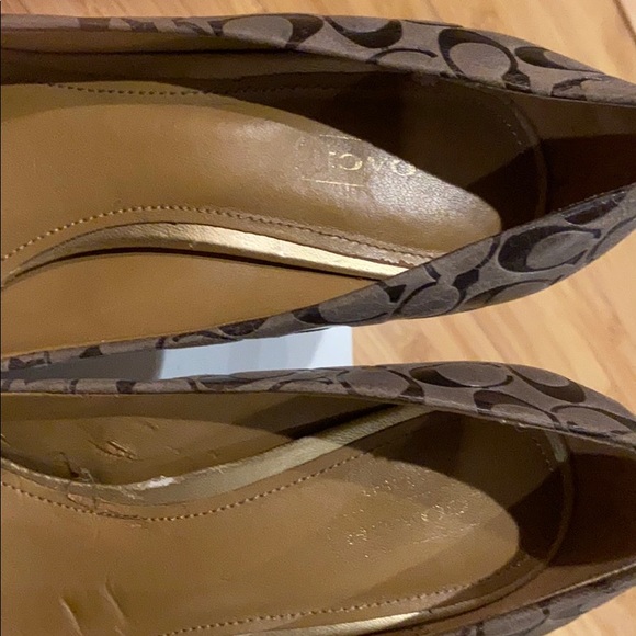 Amazing Coach Pumps! - Picture 8 of 9